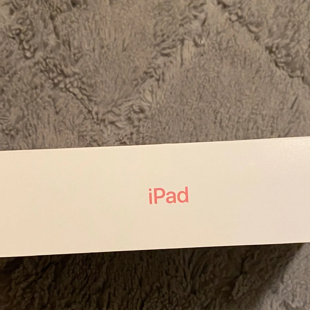 iPad A16 box ONLY read description